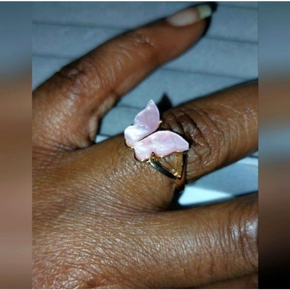 Super cute pink butterfly ring sz 7